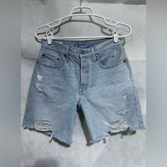 LEVI’S 501 Women’s Size 26 HIGH RISE Distressed Cut-off DENIM SHORTS Raw Hem EUC